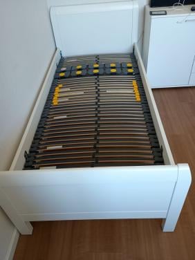 Stevig een persoons bed