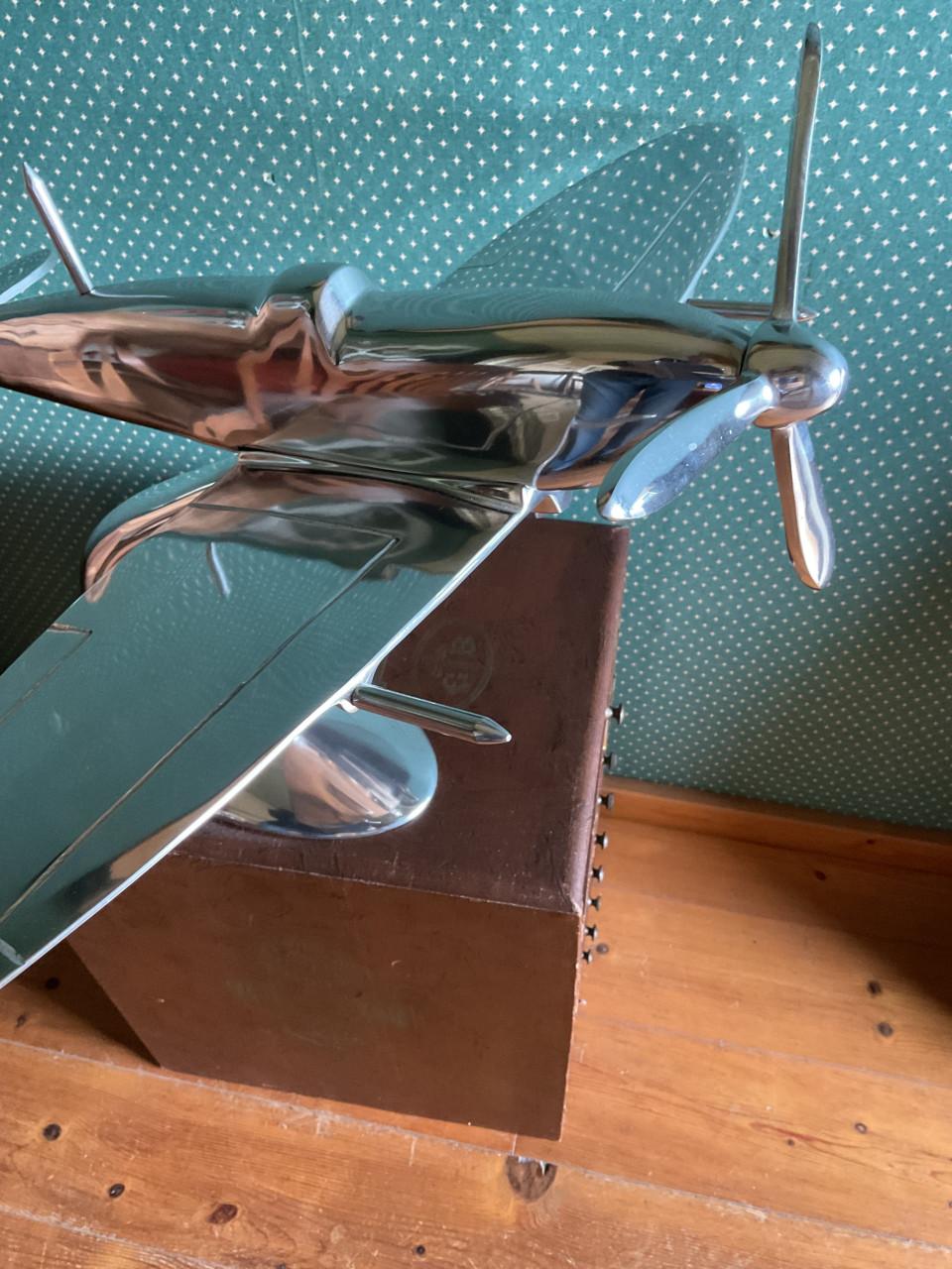 Spitfire vliegtuig model ( metaal )