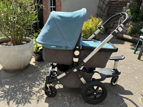 Complete Bugaboo Cameleon 3 kinderwagen in kleur blauw en donkergrijs