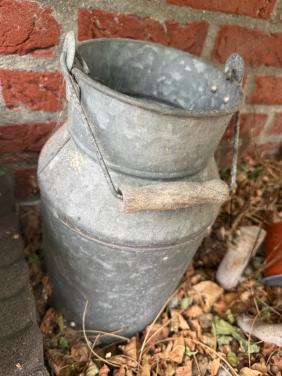 Set van 1 zinken melkbus en 1 zinken gieter