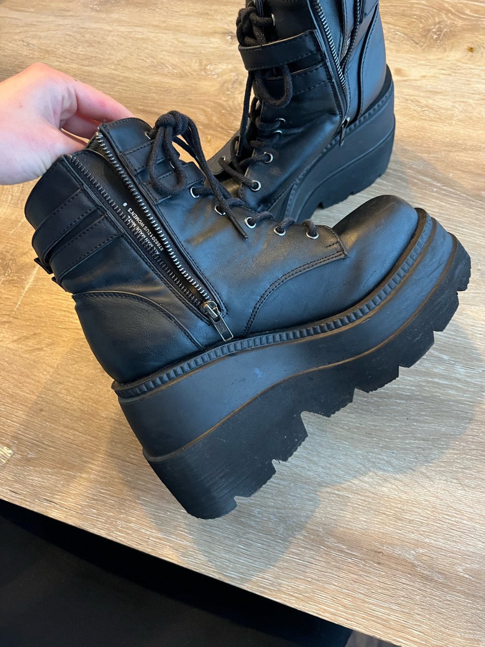 Demonia shaker 52 platform schoenen