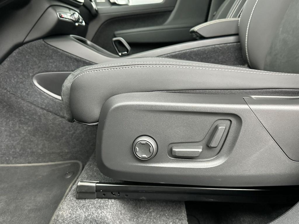 Volvo XC40 b4 197pk plus dark| 360camera| trekhaak| adap.cruise| h&k audio