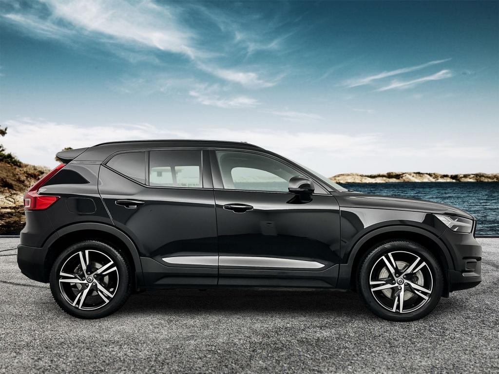 Volvo XC40 t5 262pk recharge r-design| pano| 360camera| adap.cruise| trekha