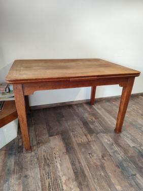 Eikenhouten eettafel antiek.