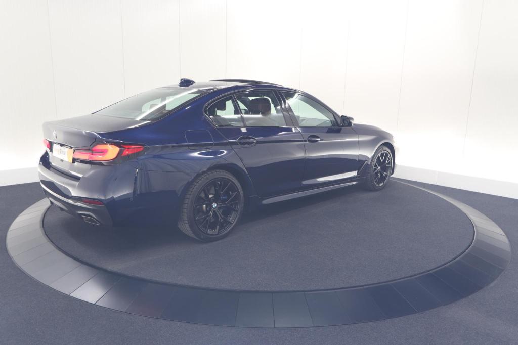 BMW 5 Serie 545e xdrive business edition plus | m sportpakket | driving ass