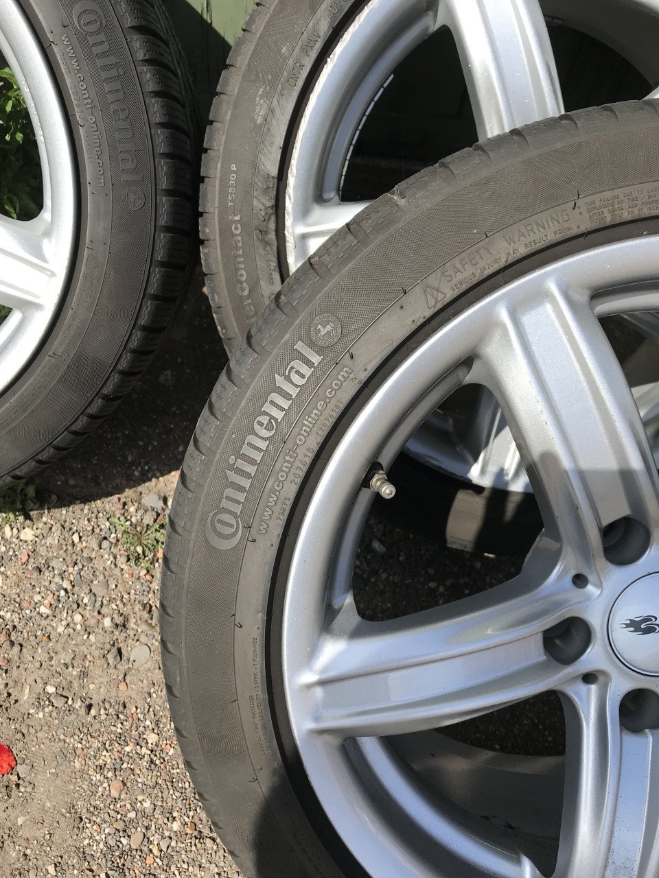 17” BMW alu velgen met winterbanden en TPMS sensoren