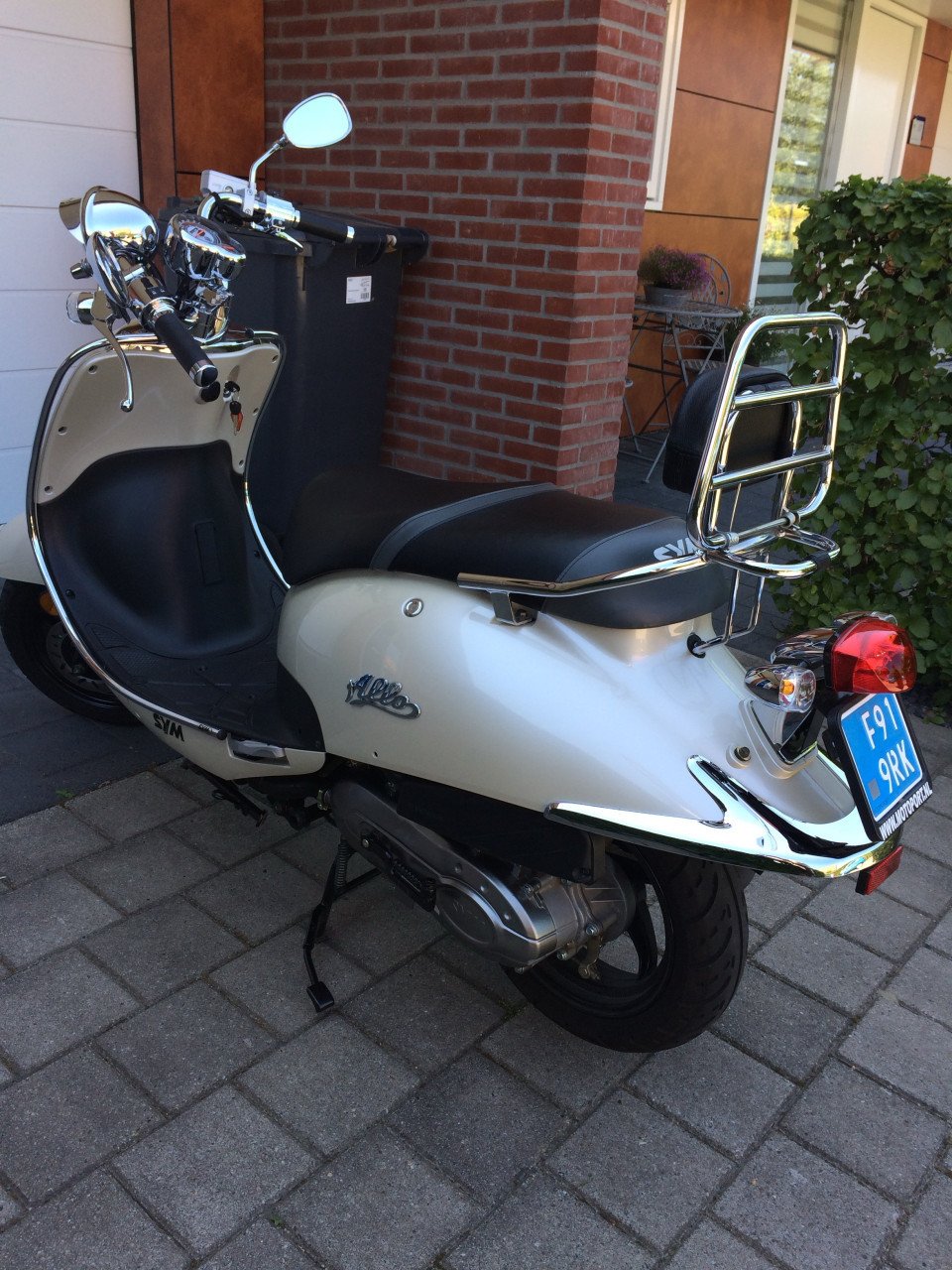 Snorscooter buitenkans!