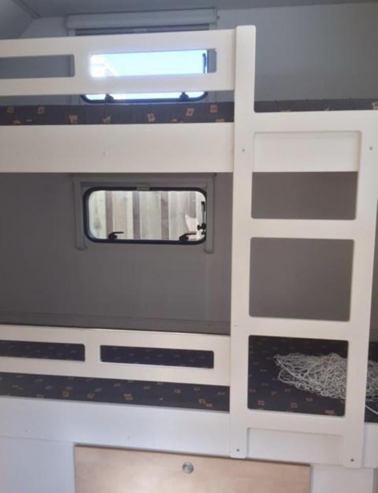 Kip Shuttle 41 TTZ (2003) | Stapelbed | Voortent | Zakluifel