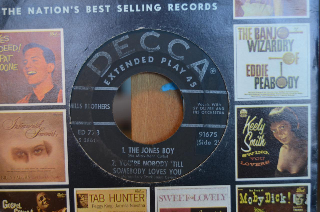 Diverse singles 'The Mills Brothers' (3)