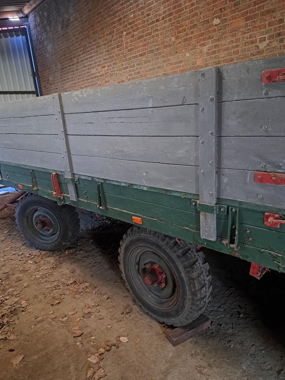 2 graanwagens