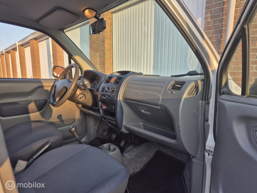 Suzuki Wagon R 1.3 special nieuwe apk / bluetooth radio