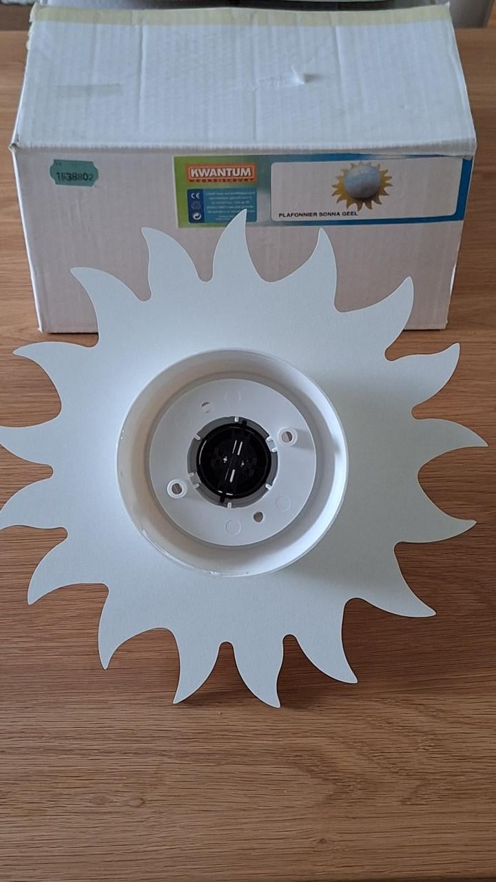 Nieuw in doos plafonnièr Sona geel