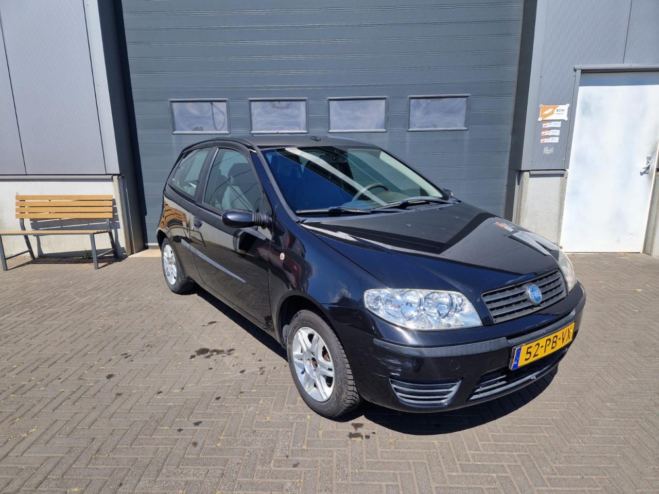 TE KOOP FIAT PUNTO 1.4 16V DYNAMIC APK TOT AUGUSTUS 2027 MET AIRCO 1299,-