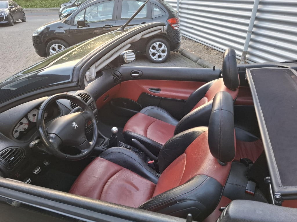 Peugeot 206 cc 2.0i 16v cabriolet clima/leder/park