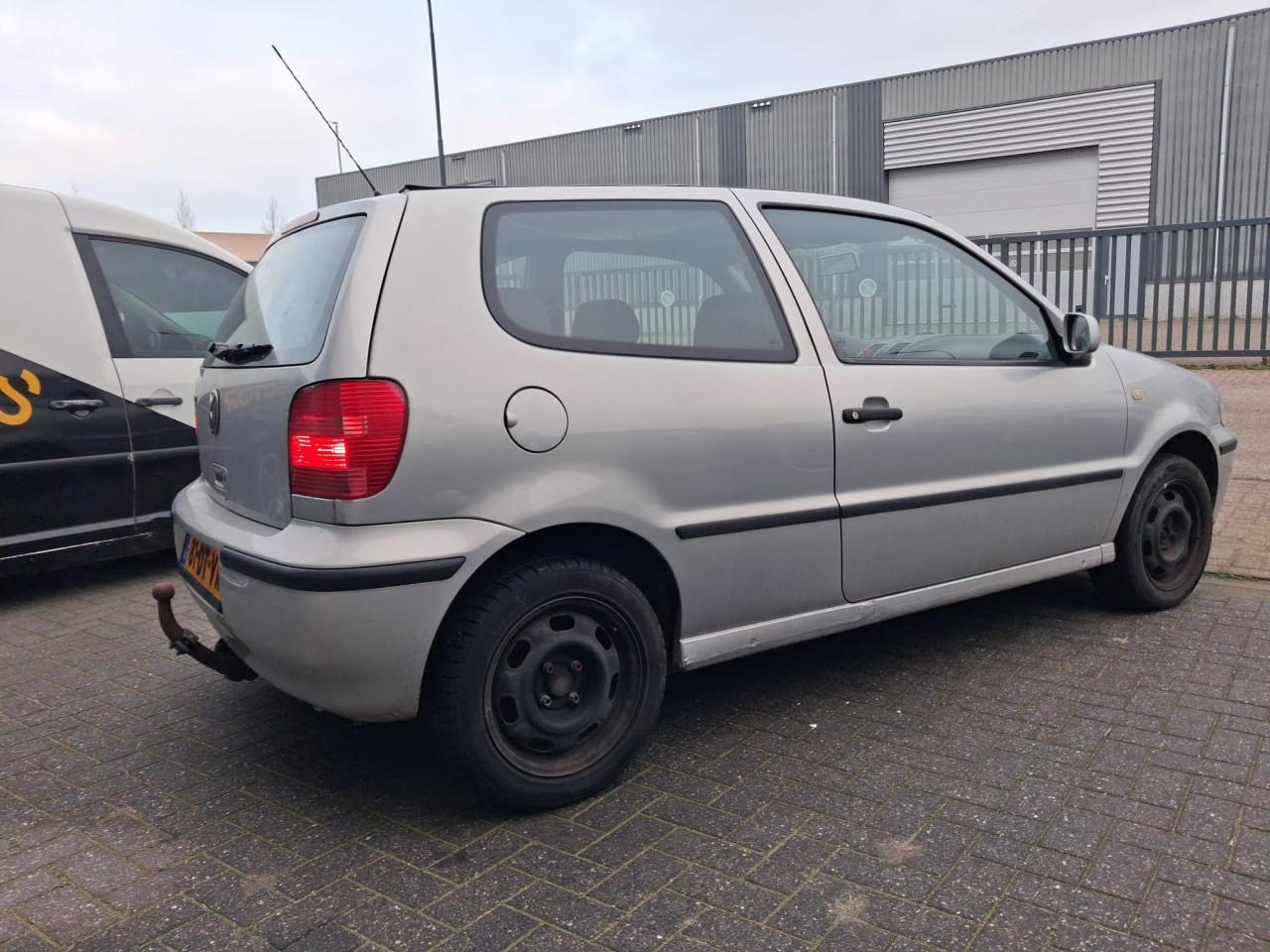 Volkswagen polo 1.4 mpi lage km stand!