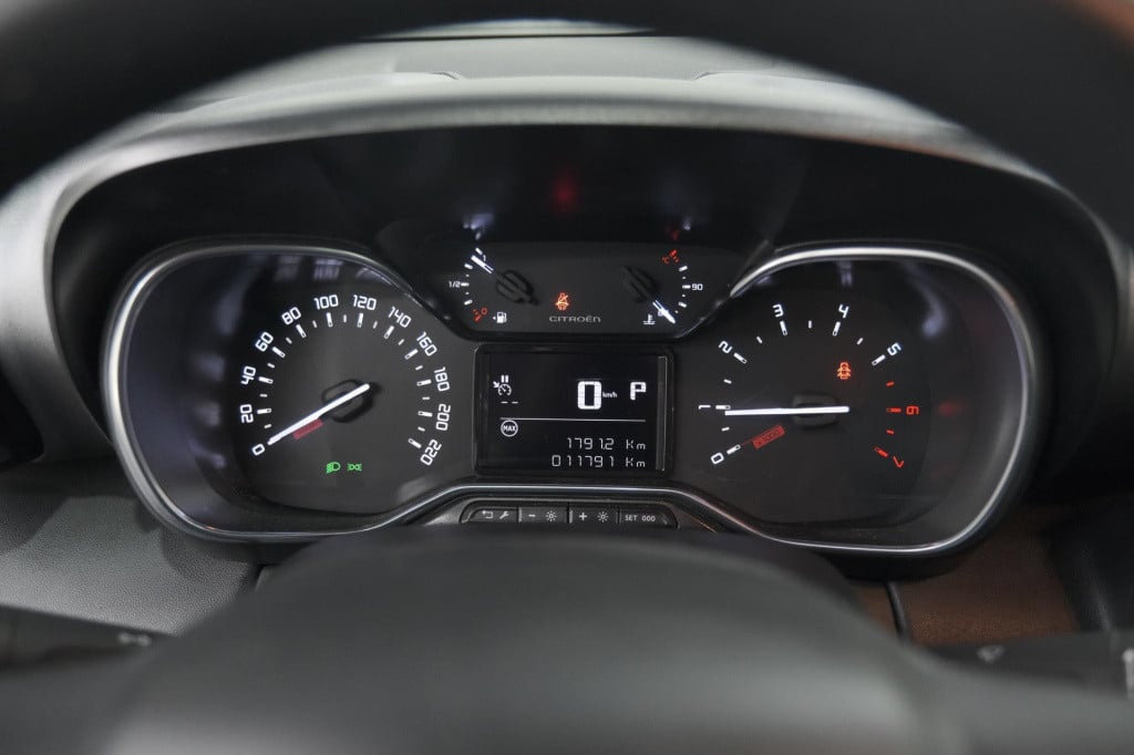 Citroen C3 Aircross puretech 130 eat6 max | camera | navigatie | apple carp