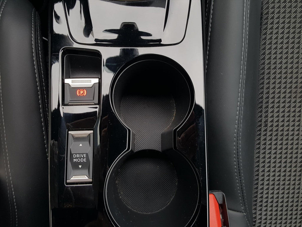 Peugeot 208 gt 1.2 puretech 100pk (vol)automaat (eat8) | navigatie 3d cockp