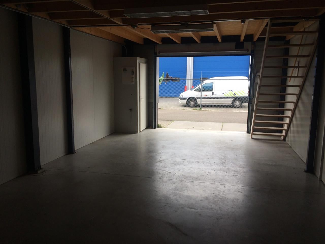 TE HUUR bedrijfsruimte / unit / kantoor / loods Arnestein Middelburg 725 eu