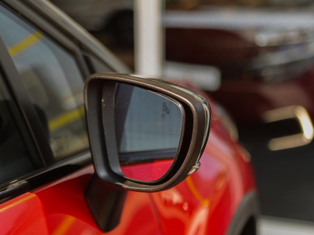 Renault Captur 1.3 tce 150pk intens automaat | panoramadak | trekhaak | nav