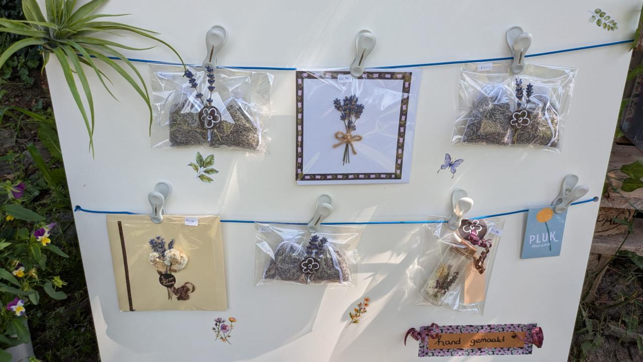 Kaartjes en lavendel geur zakjes 🪻