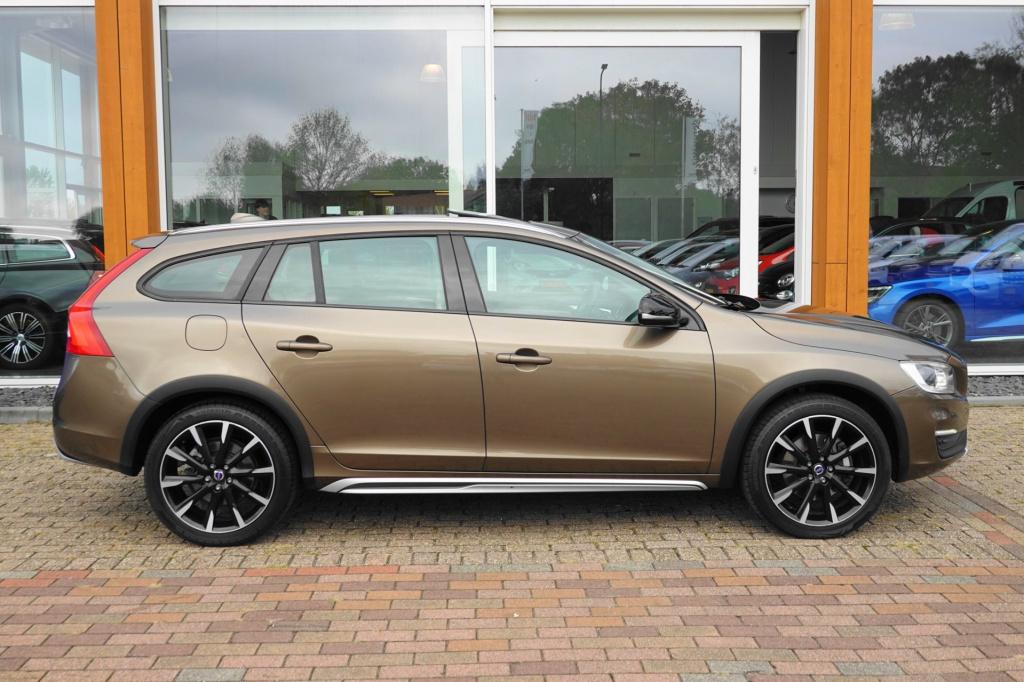 Volvo V60 cross country 2.0 t5 nordic+