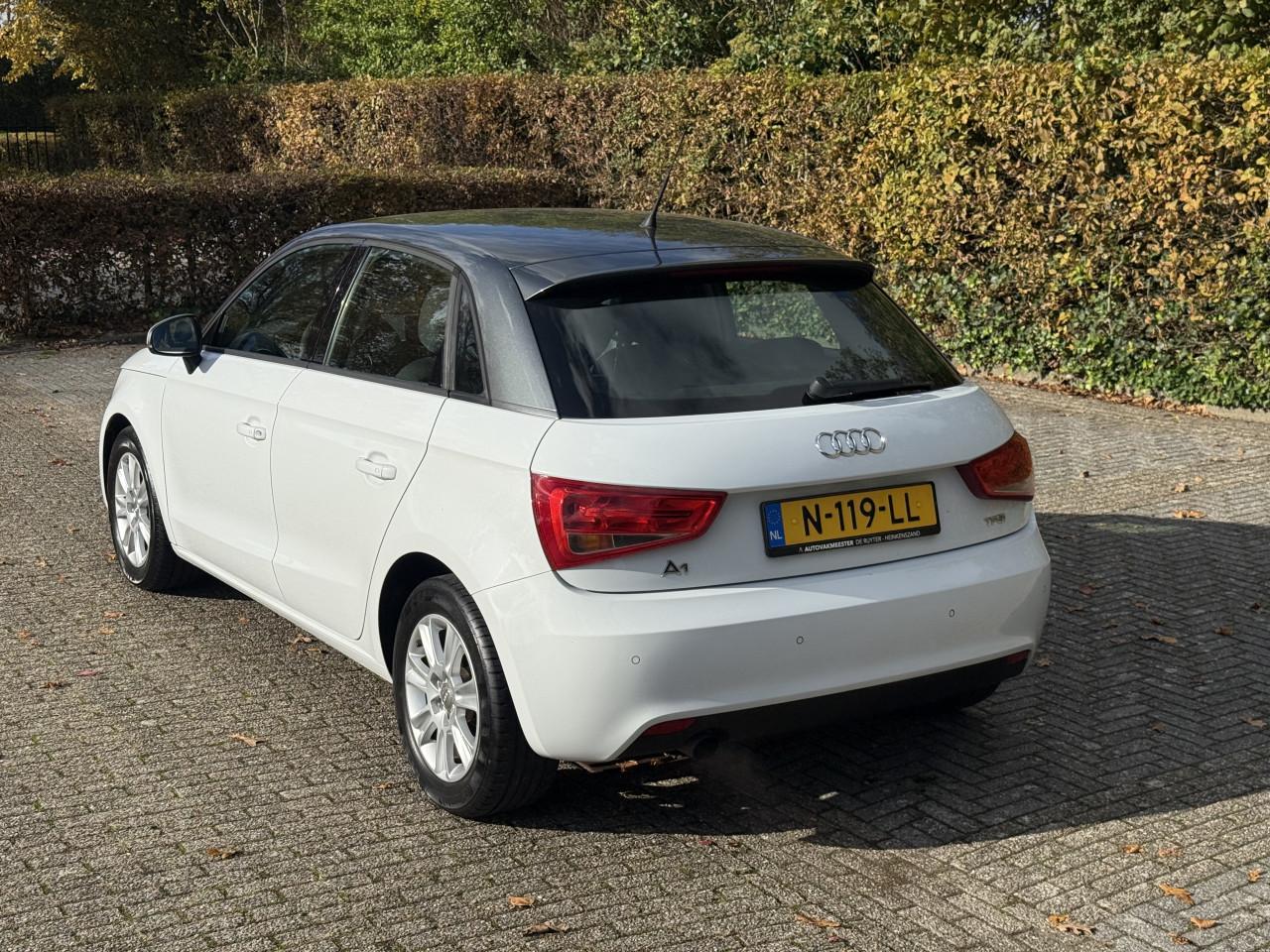 Audi A1 Sportback - 1.2 TFSI Ambition Pro Line Business Stoelverwarming