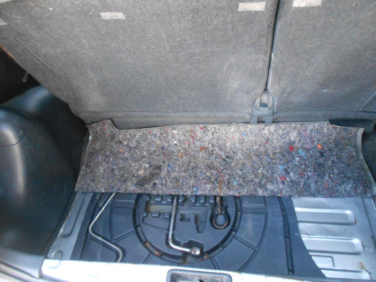 Toyoto Yaris VVT-i Luna uit 2003. APK tot 29-3-2027. Van particulier