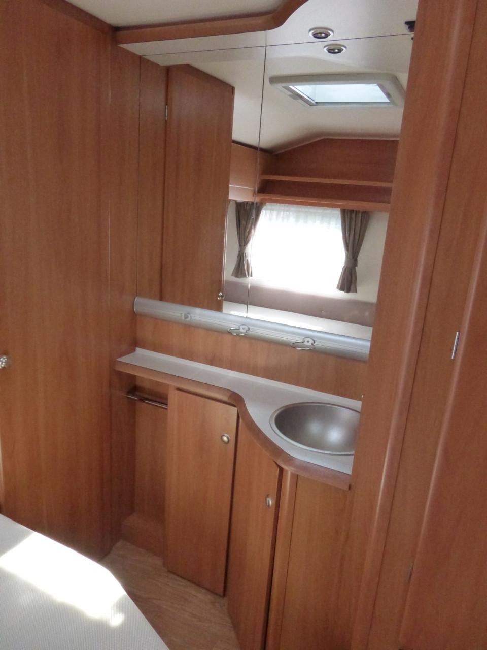 Caravan Homestar Racer 45 UTF, in zeer goede staat; bed 215×145cm!