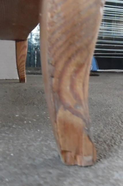 Antiek kastje grenenhout