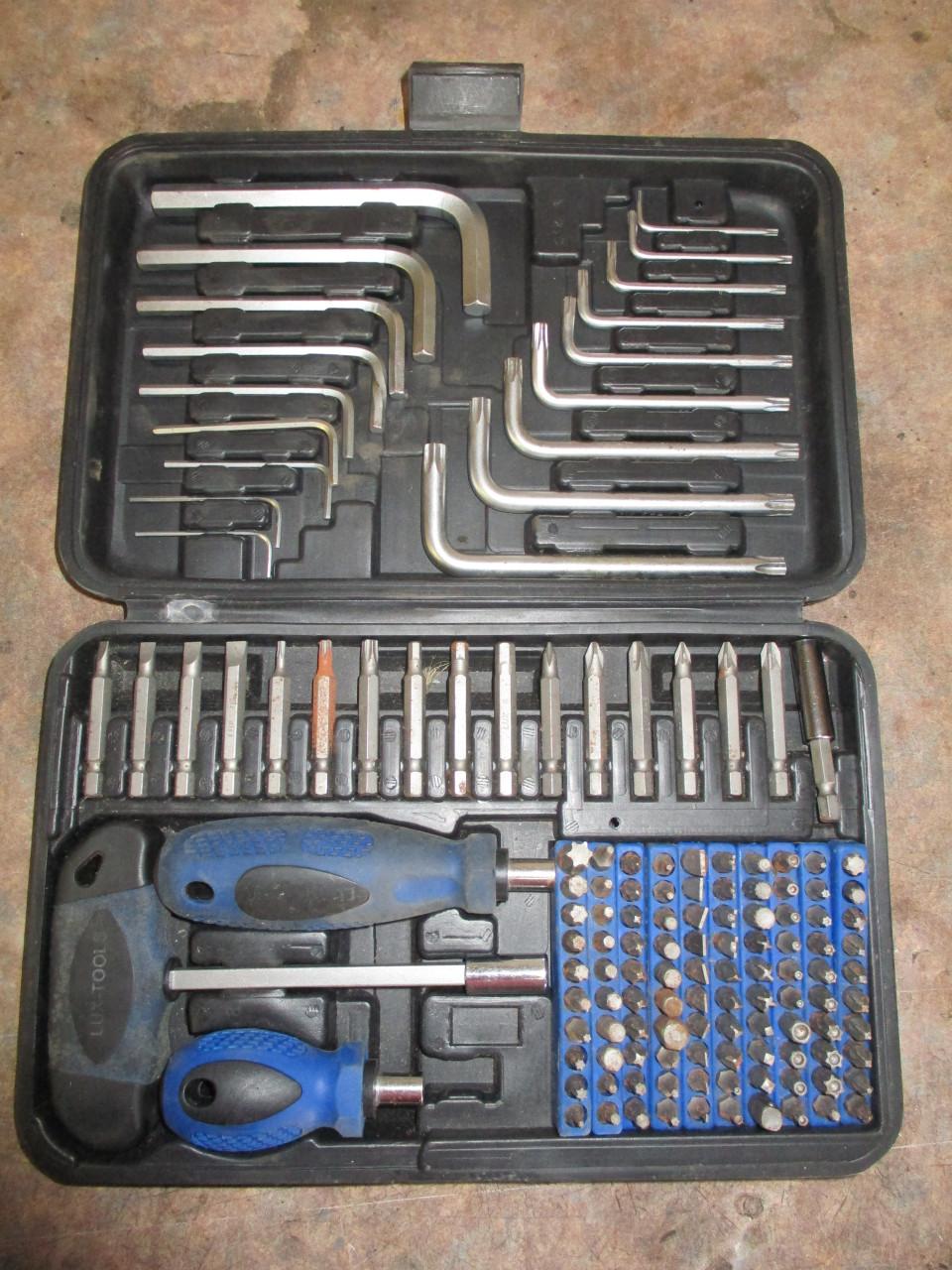 Div  Gereedschap   (schuur opruiming)