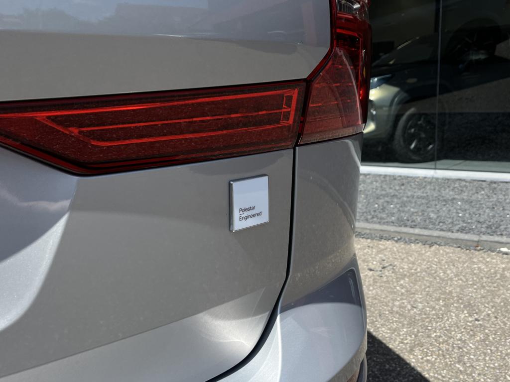 Volvo XC60 2.0 t8 plug-in hybrid awd polestar engineered | bowers&wilkins |