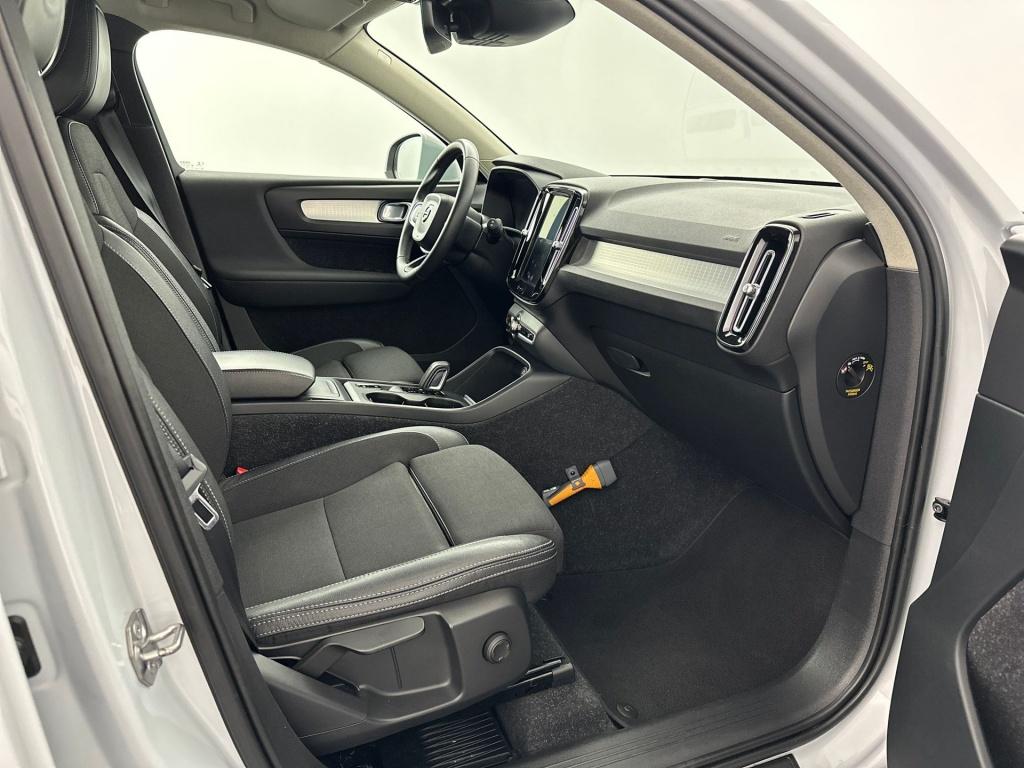 Volvo XC40 t3 163pk aut8 momentum pro| trekhaak| camera| climate| cruise co
