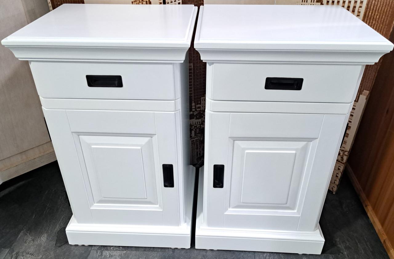 2 mooie stijlvolle vintage nachtkastjes