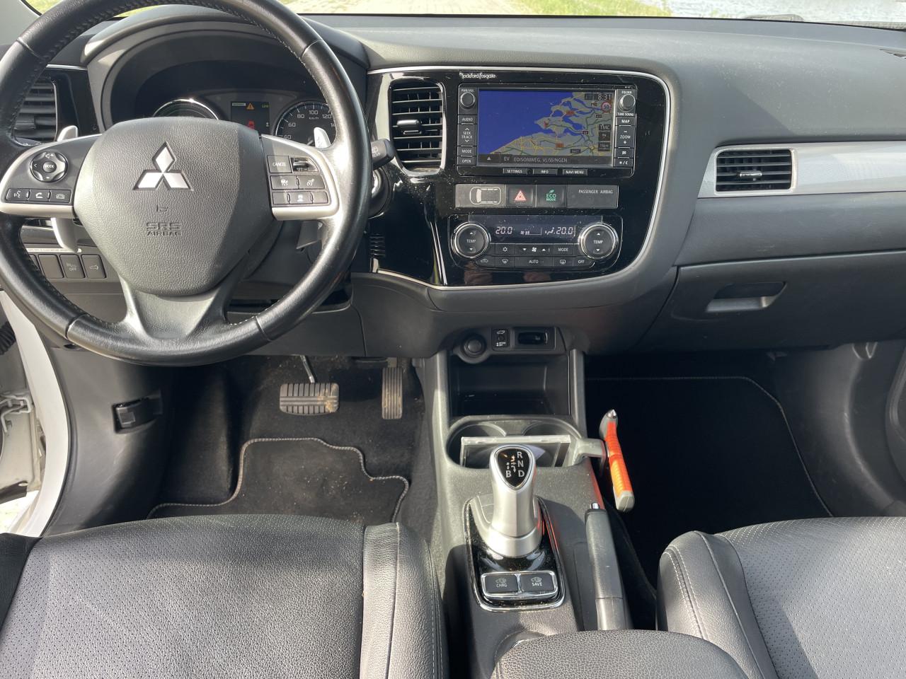 Mitsubishi outlander 2.0 phev instyle plus