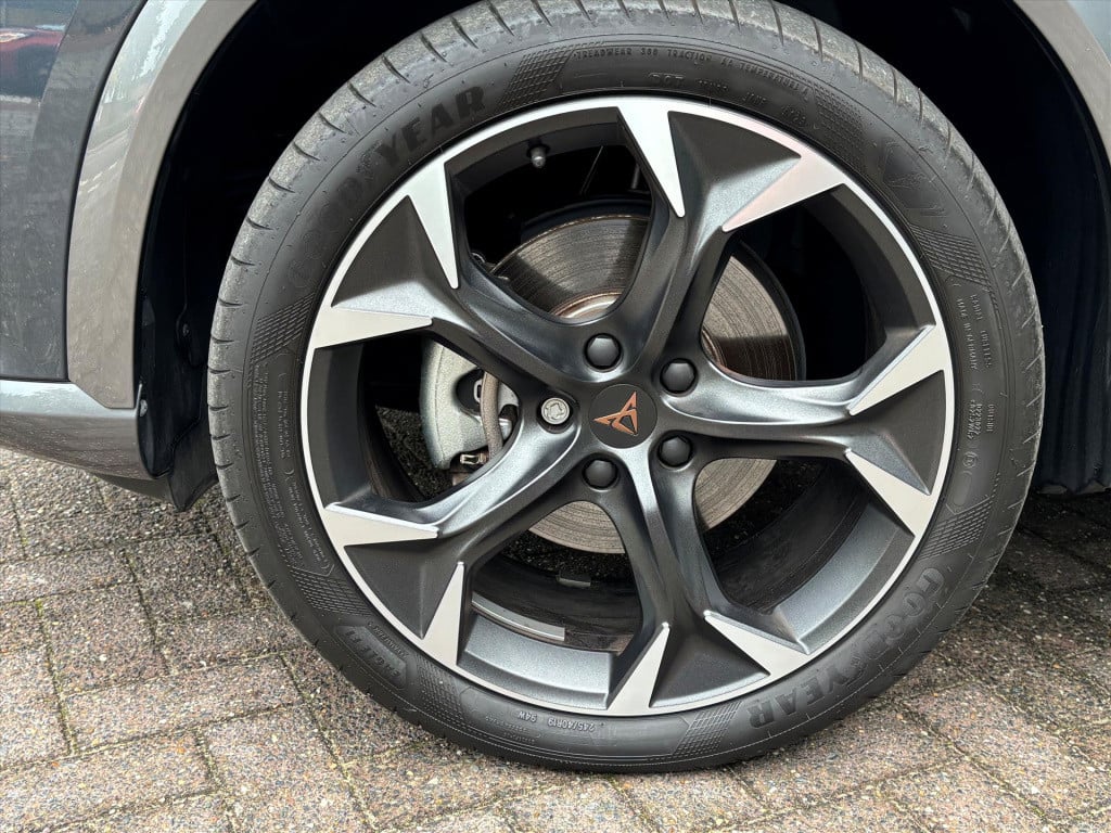 Cupra Formentor 1.5 tsi 150pk dsg-7| camera|navi|carplay|dodehoek| rijklaar