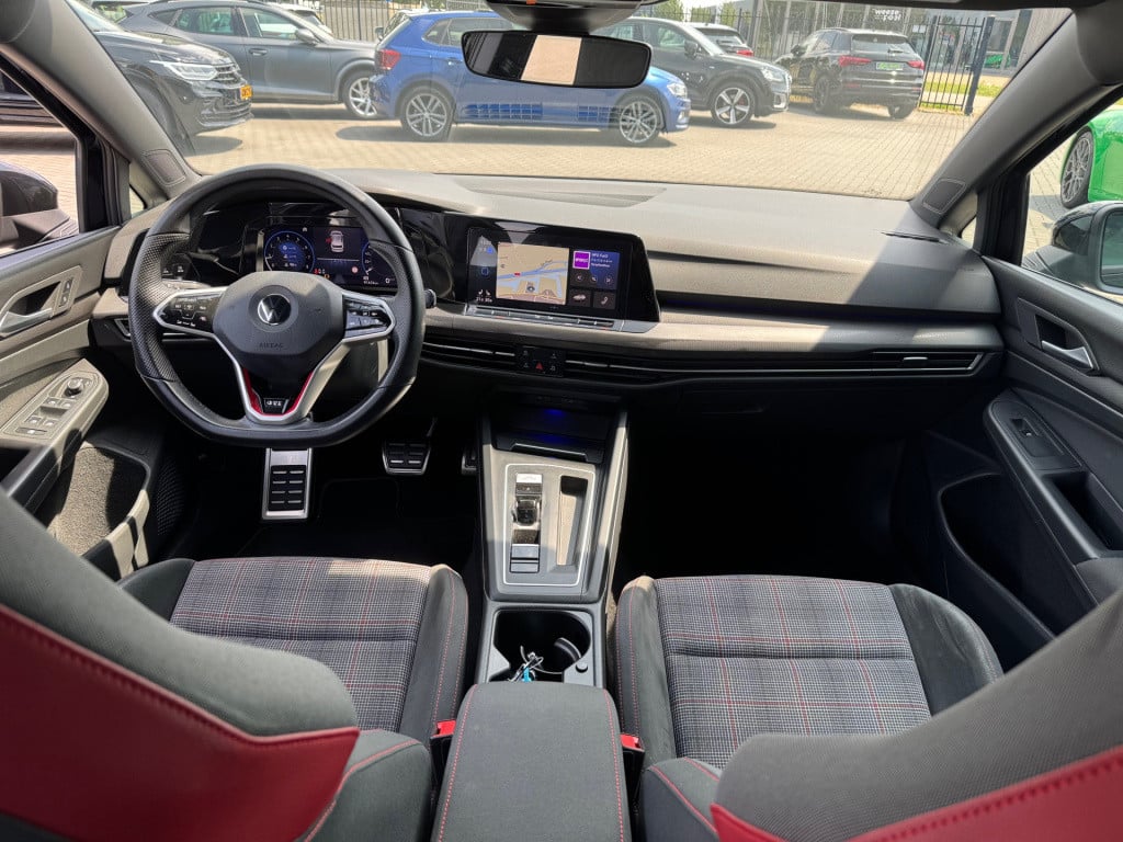 Volkswagen Golf 2.0 tsi gti * camera * stoel + stuur verwarming * carplay