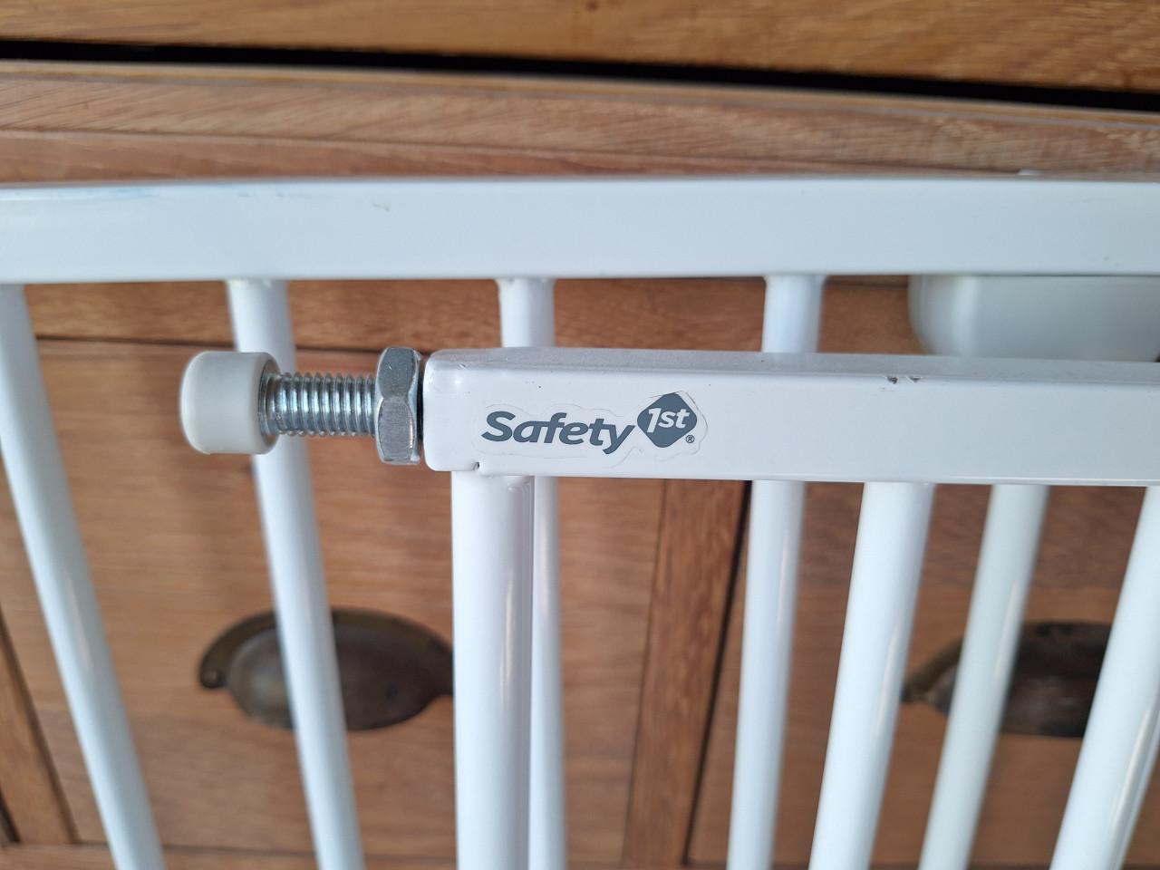 2x Safety First traphekjes