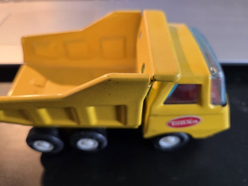 Tonka Steel Classics Mighty Dump Truck 12.5 cm