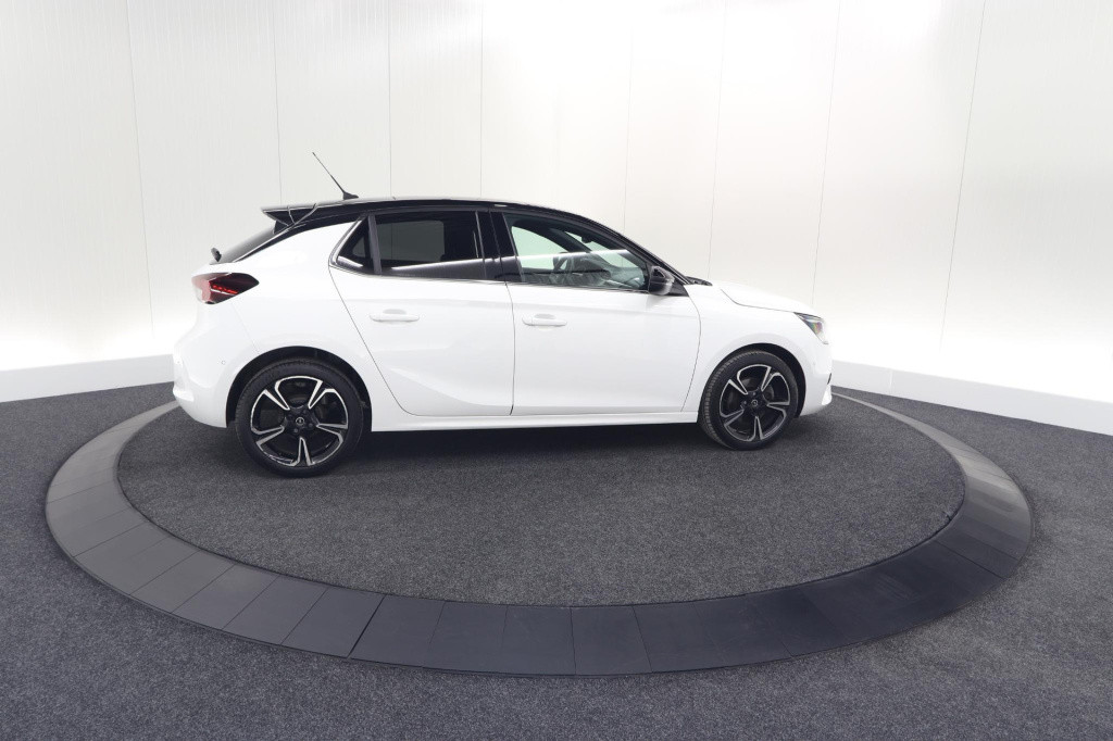 Opel Corsa 1.2 turbo 100 ultimate | panoramadak | camera | dodehoekdetectie