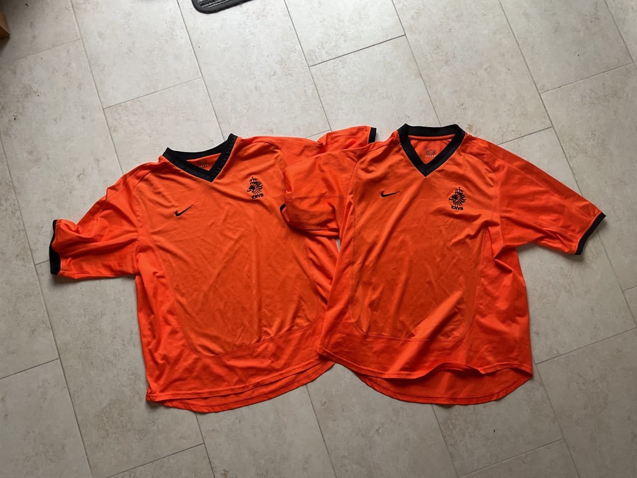 2 oranje voetbalshirts knvb te koop