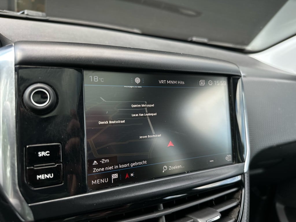 Peugeot 2008 1.2 t blue lion // panoramadak // apple carplay //