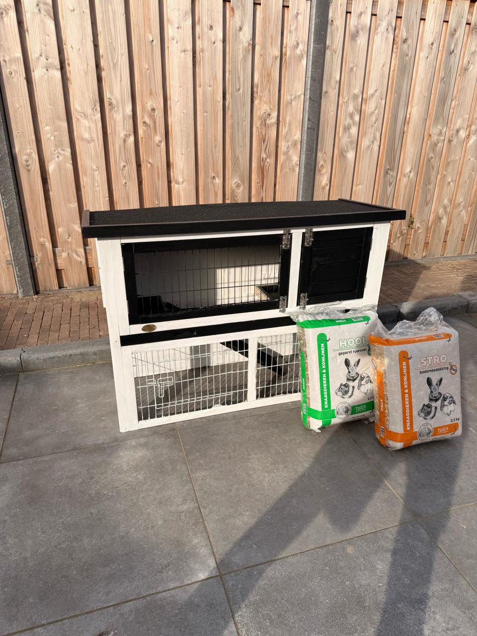 Konijnenhok+ benodigdheden