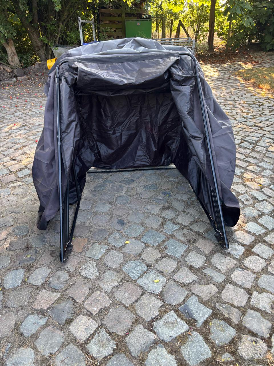 Motor tent