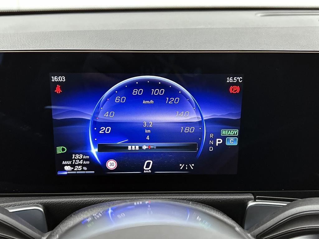 Mercedes-Benz Eqb 250+ business solution 71 kwh | parkeerpakket met achteru