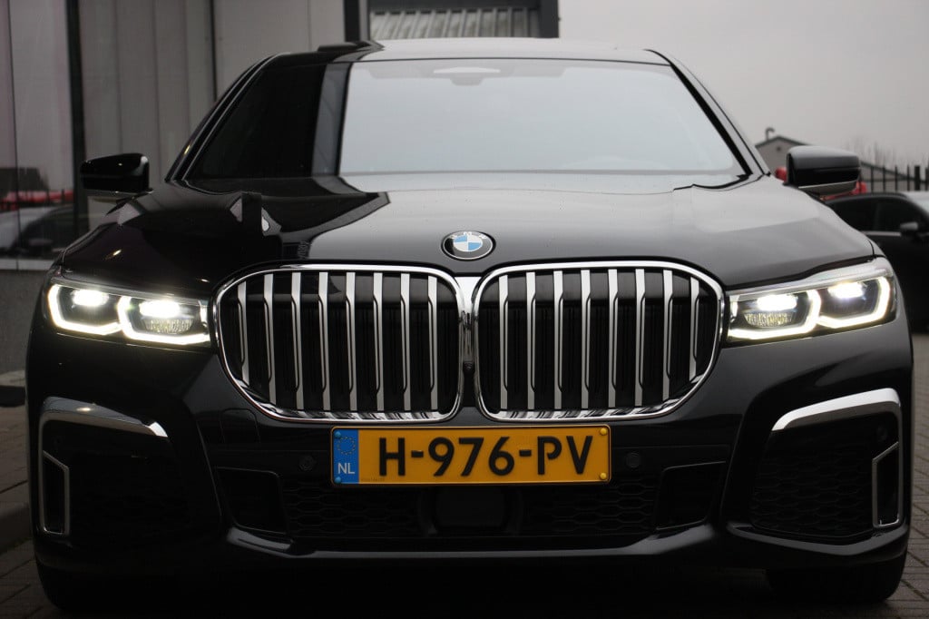 BMW 7 Serie 750ld xdrive high executive | vol opties! | m-sport | np: €200.
