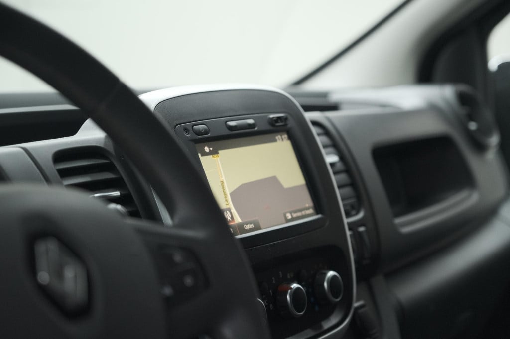 Renault Trafic 2.0 dci 120 t27 l1h1 work edition | trekhaak | apple carplay