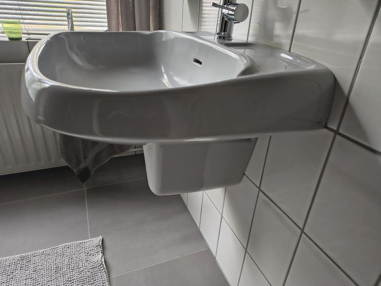 Wastafel lichtgrijs luxe