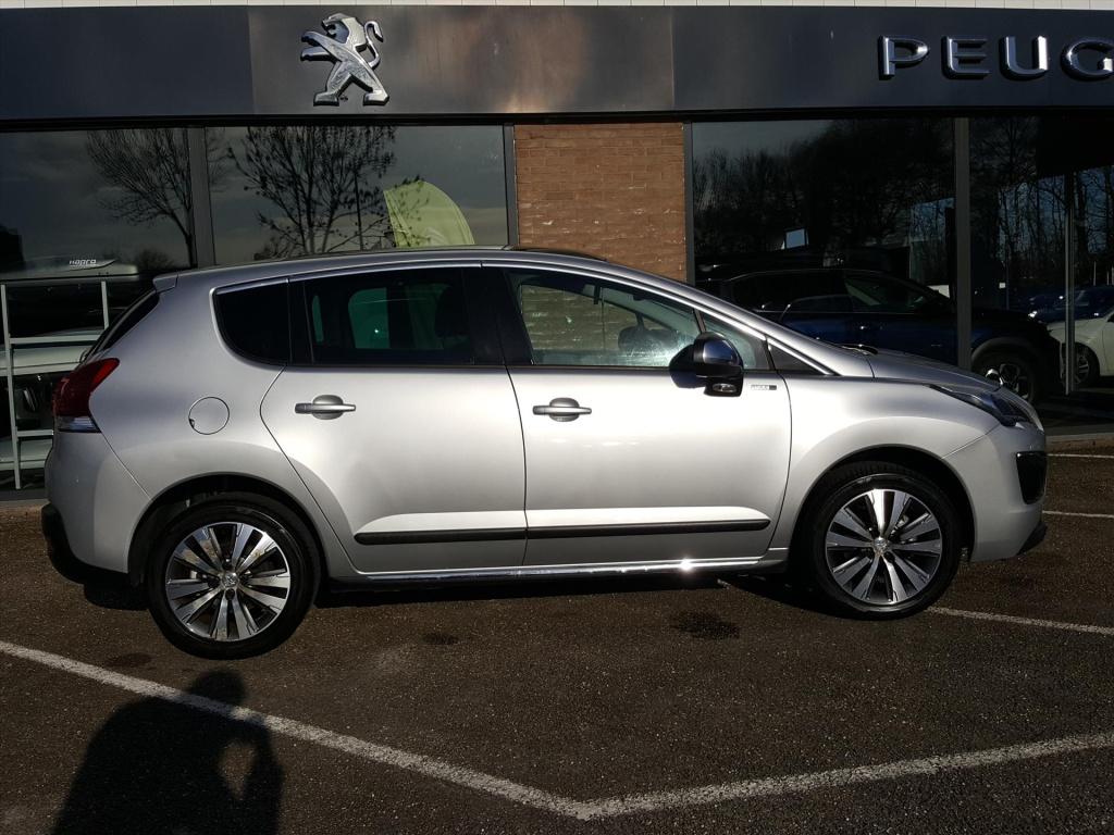 Peugeot 3008 style 1.2pt-130pk trekhaak | navigatie | cruise & climate cont