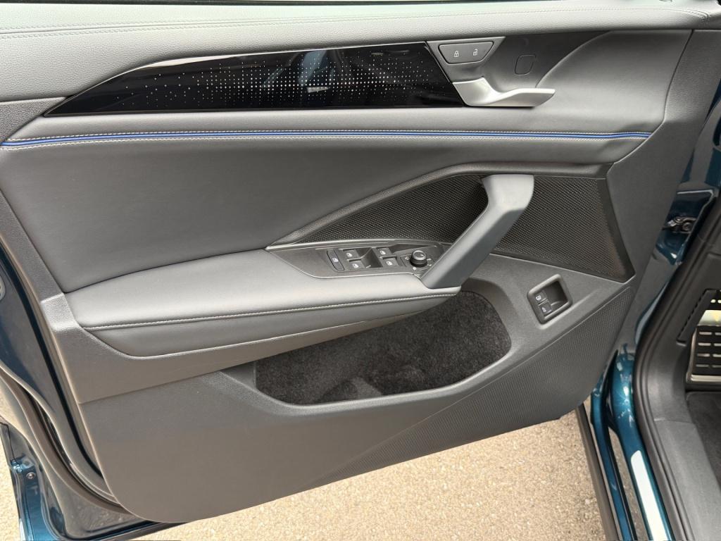 Volkswagen Tiguan 1.5 ehybrid r-line | black line | 360 camera | trekhaak |