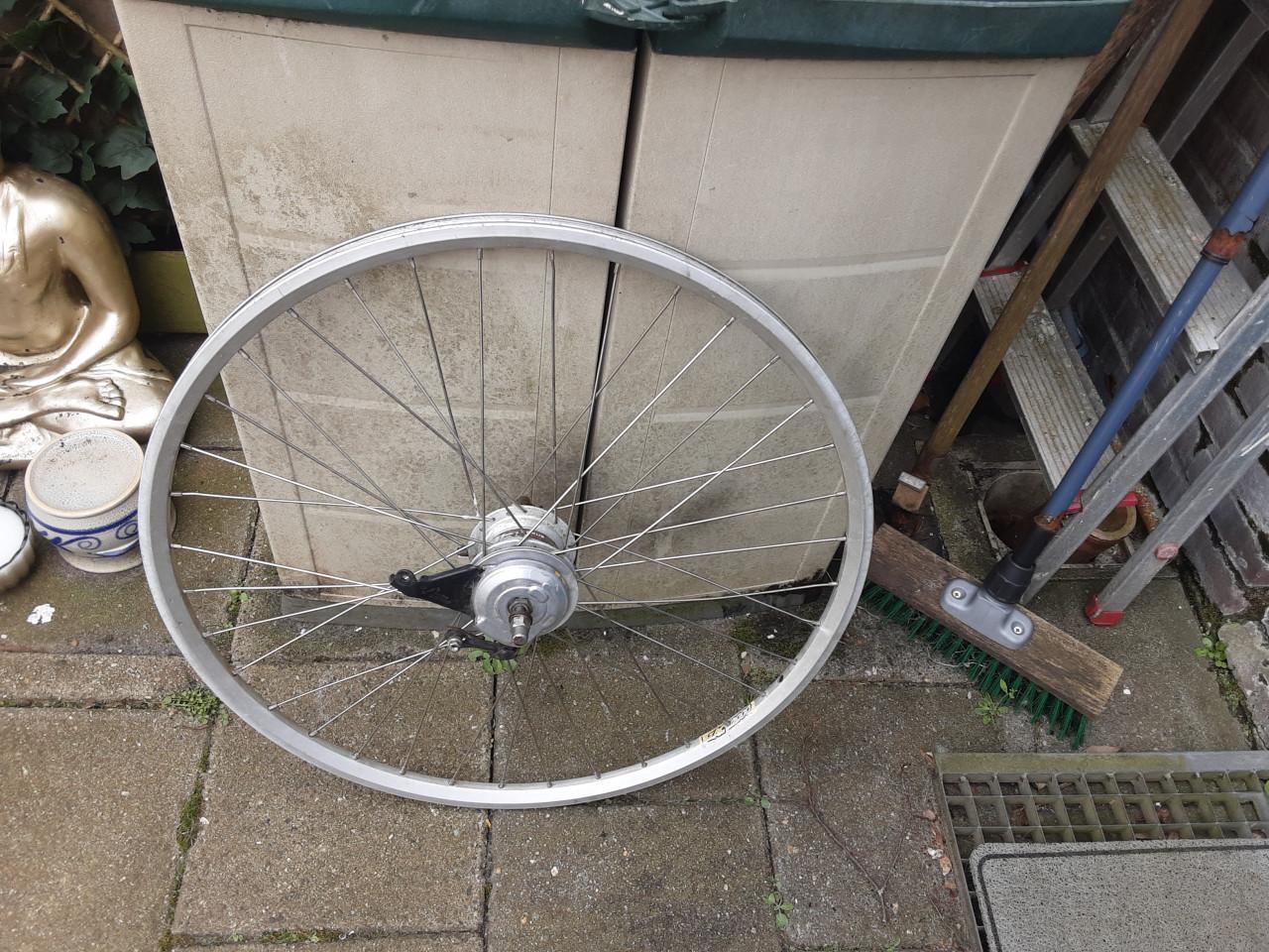 28 inch shimano nexus achterwiel, 7 speed, rollerbrake rem